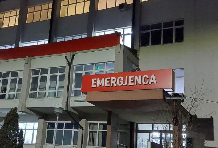 Aksidenti i rëndë në Istog  Një fëmijë dërgohet në QKUK në gjendje të rëndë
