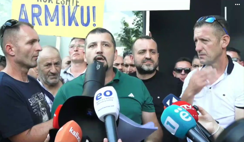 Fermerët i reagojnë ministrit Muja  Qumështi i Vitës është i Kosovës  jo i Serbisë