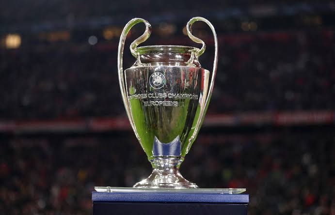 UEFA ndryshon rregullat  Kartonët e verdhë dhe ora në stadiume me risi nga sezoni i ri