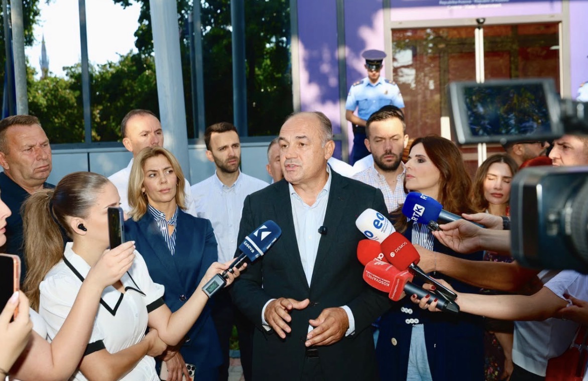 Hoxhaj  Rendi kushtetues ka rënë  PDK do të kërkojë seancën pas 48 orësh