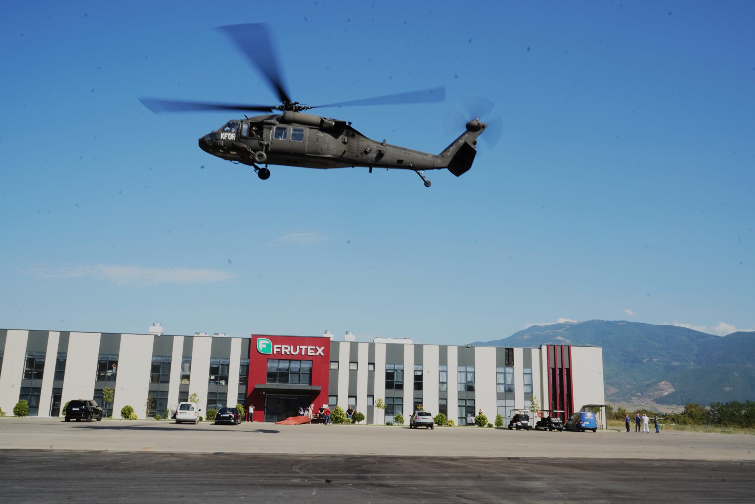 Ushtarët amerikanë ateruan në Frutex