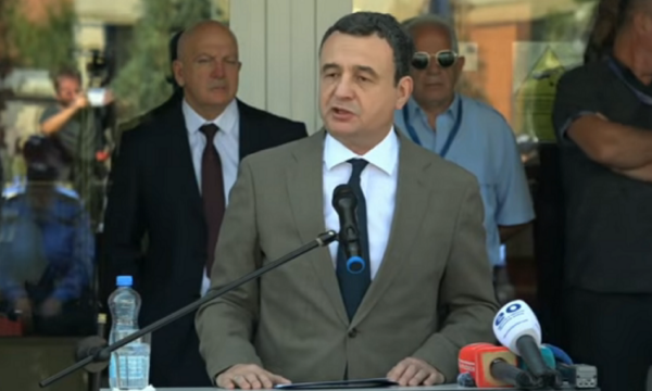 Kurti shfaqet në ceremoninë e diplomimit të kadetëve të Shërbimit Korrektues