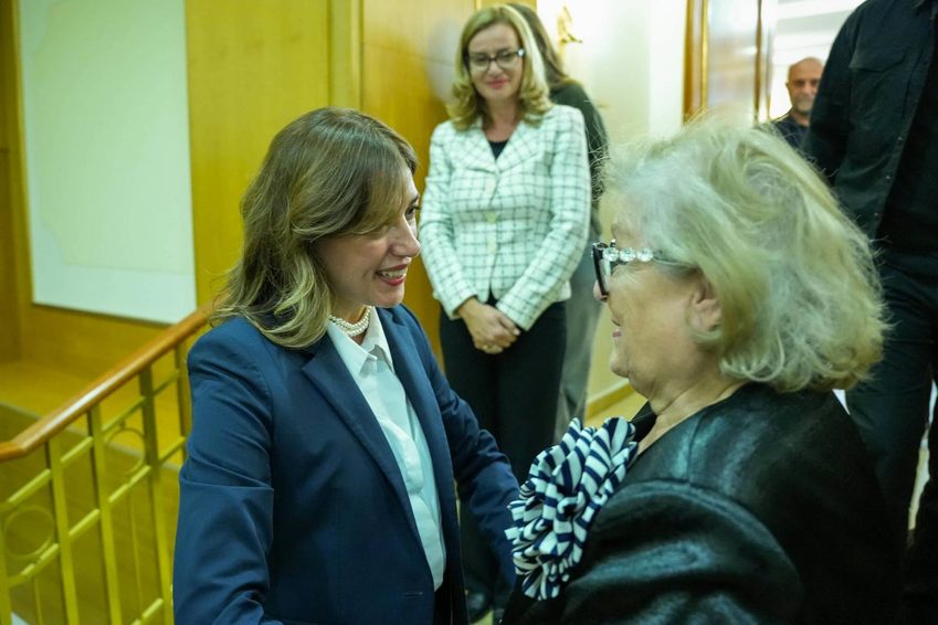Haxhiu i uron mbarësi Shiroka Pulës në detyrën e re si presidente e Kosovës