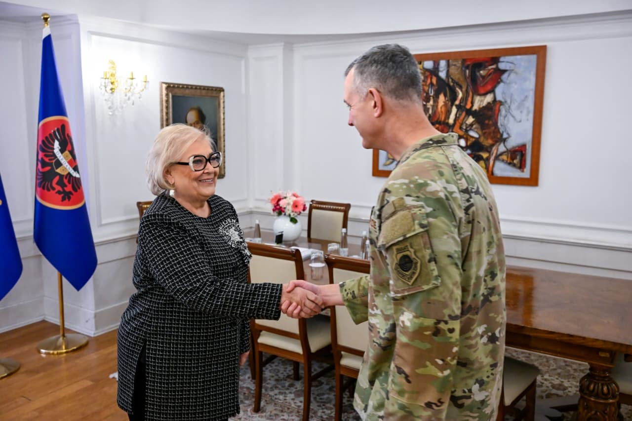 Shiroka Pula takohet me komandantin suprem të NATO s në Evropë  në fokus siguria në Kosovë