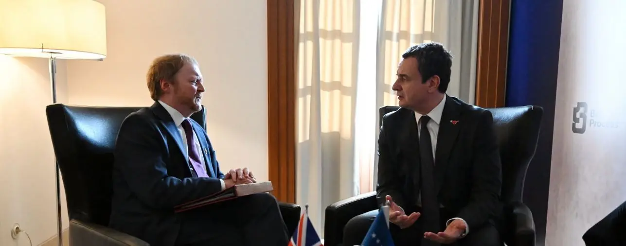 Kurti takon nënsekretarin britanik  Britania mbetet aleate kyçe e Kosovës