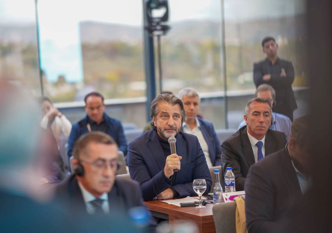 Rama kritikon Qeverinë Kurti  Kosova nuk mund të ecë drejt Evropës duke ua marrë kompetencat komunave