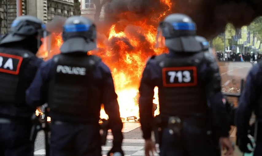 Përshkallëzohen protestat e nxënësve në Francë  Policia përdor gaz lotësjellës