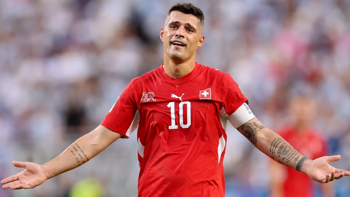 Granit Xhaka rikthehet te Zvicra  fiton sërish besimin e federatës dhe merr shiritin e kapitenit