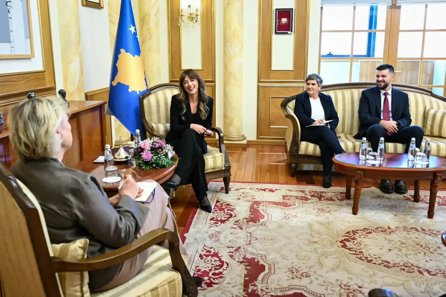 Haxhiu me delegacionin e Forumit Ekonomik të Grave  diskutojnë për fuqizimin ekonomik të tyre